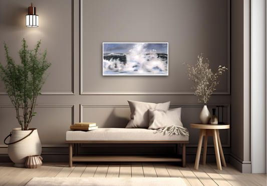 Wohnidee: Leinwandbild "Orkan" als dramatischer Blickfang über einer Couch in einem modernen, ruhigen Wohnzimmer.