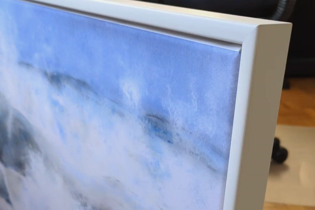 Video laden: Karen Knop Artwork-Video: Zeitraffer der Transformation einer echten Nordseewelle in das Leinwandbild "Stürmische See". Prozess der maritimen Malerei.