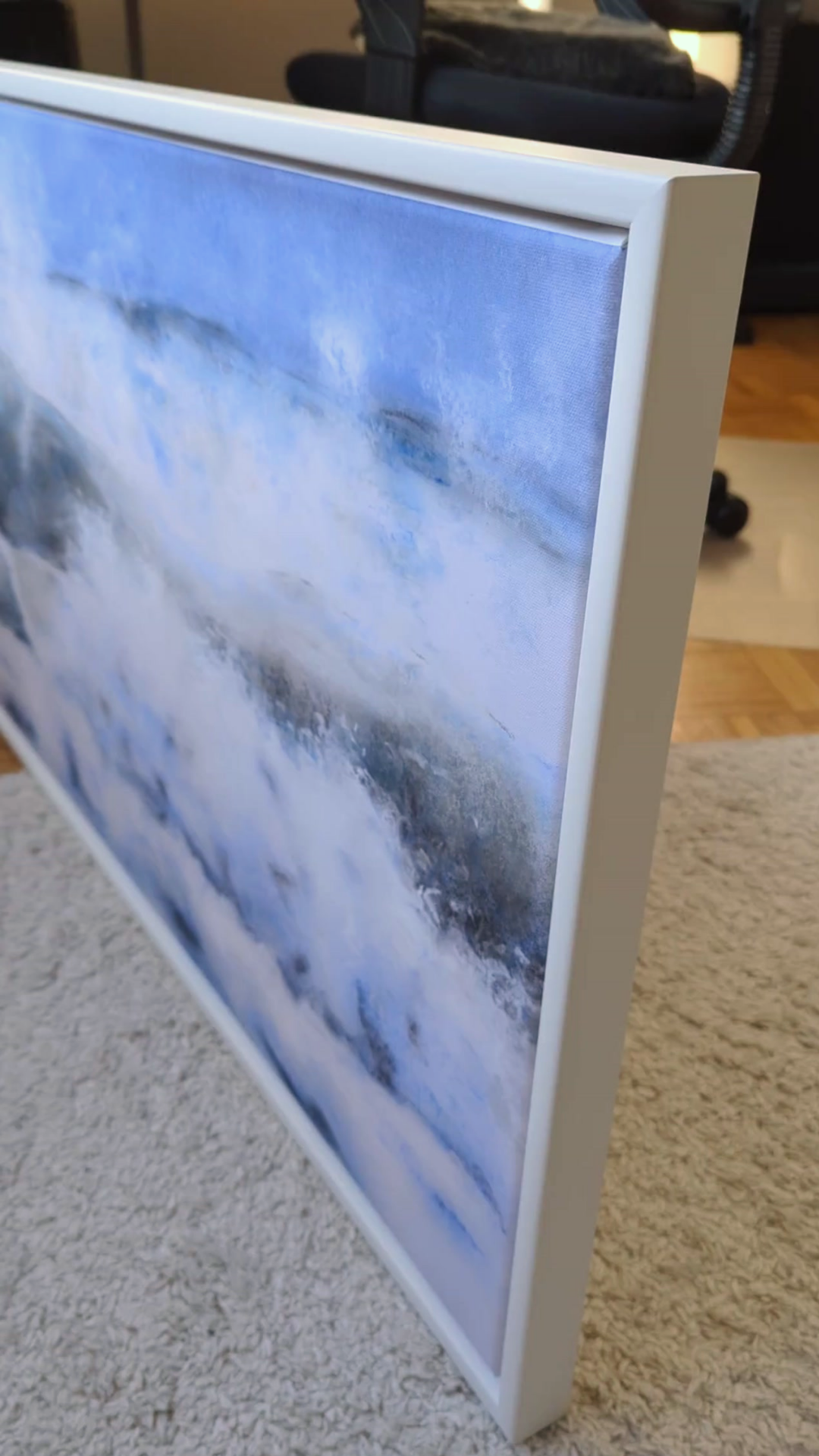 Video laden: Karen Knop Artwork-Video: Zeitraffer der Transformation einer echten Nordseewelle in das Leinwandbild "Stürmische See". Prozess der maritimen Malerei.